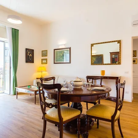 De Sangro By Napoliapartments * Neapel